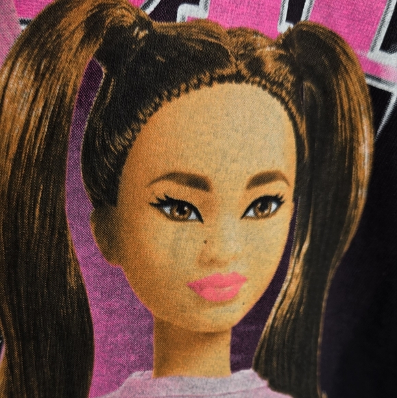 🎄 Barbie NWT graphic short sleeve t-shirt Medium Large black pink - Picture 9 of 17